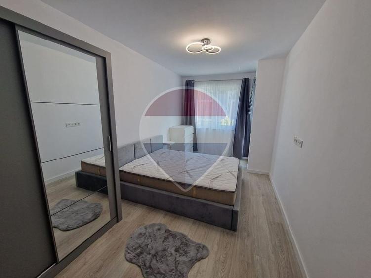Apartament cu 2 camere semidecomandat, mobilat în Florești