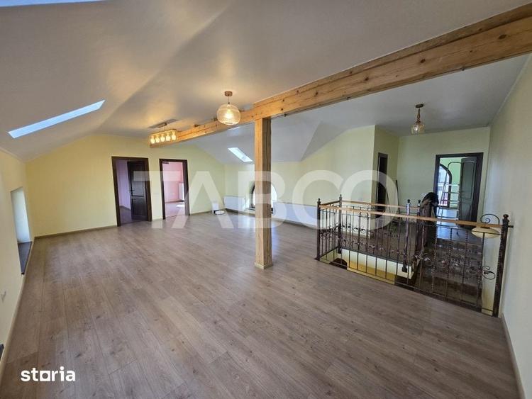 Casă cu 5 camere cu Teren 320 Mp în Tineretului