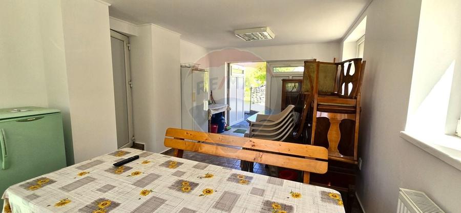 Casă individuală cu 5 camere cu Teren 500 Mp în Moieciu de Sus