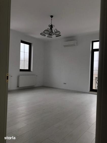 Casă cu 6 camere cu Teren 400 Mp în Central