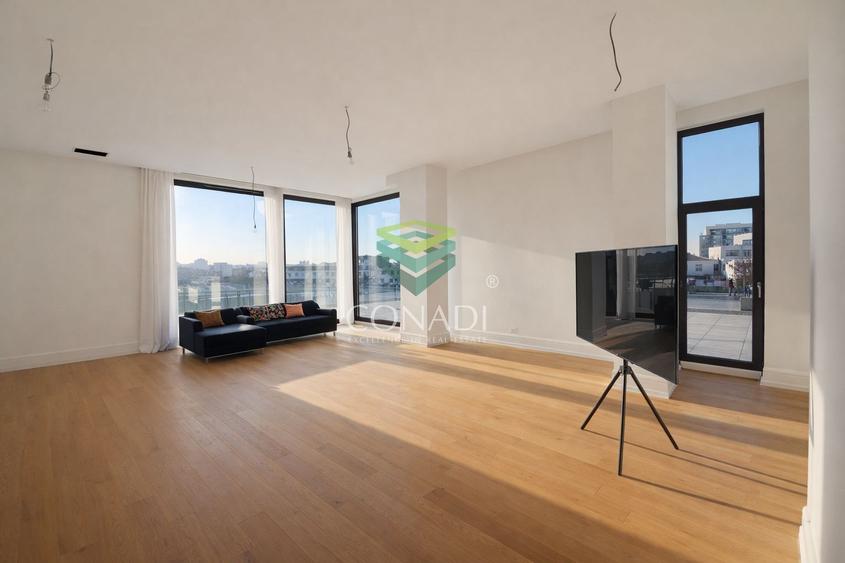 Apartament cu 5 camere decomandat în Dacia
