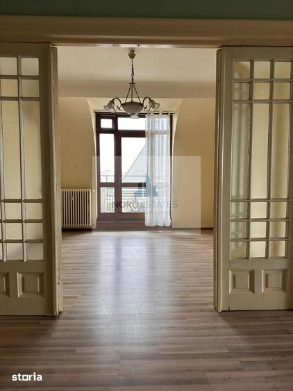 Apartament cu 6 camere în Centrul Civic
