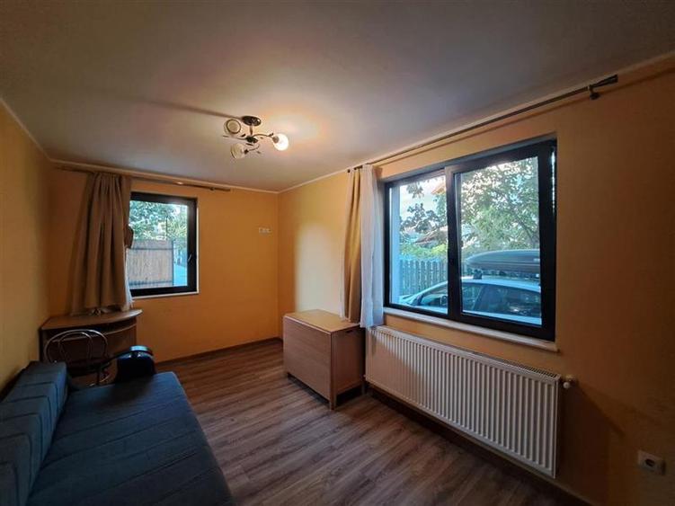 Apartament cu 2 camere decomandat, mobilat în Bulgaria