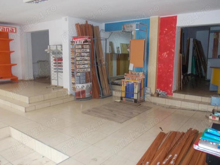 Spațiu comercial, de 100 mp, în Micro 17