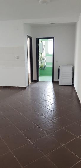 Apartament cu 3 camere decomandat în Florești