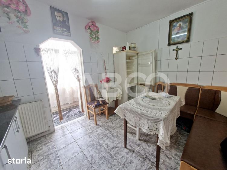 Apartament cu 2 camere decomandat, mobilat în Lazaret