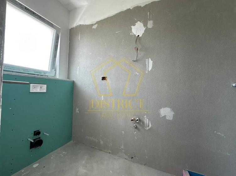 Duplex cu 5 camere cu Canalizare în Dumbrăvița