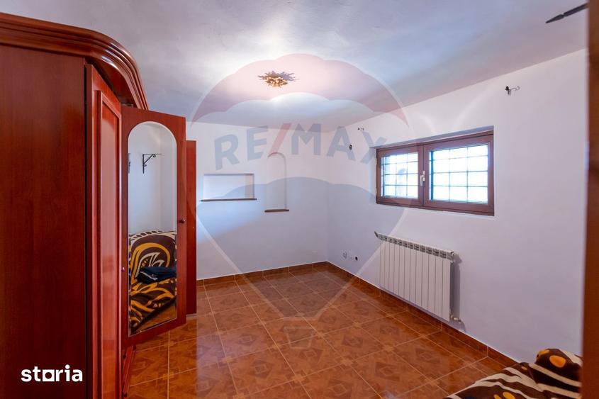 Casă cu 7 camere cu Teren 1020 Mp în Mărgineni