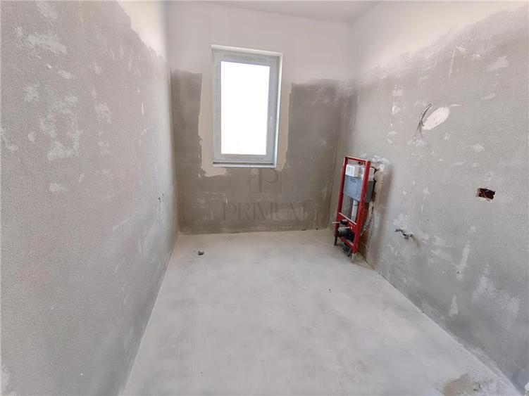 Duplex cu 4 camere cu Canalizare în Moșnița Nouă