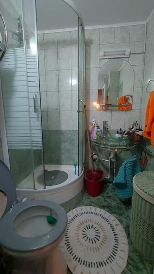 Apartament cu 4 camere decomandat în Vitanul Nou