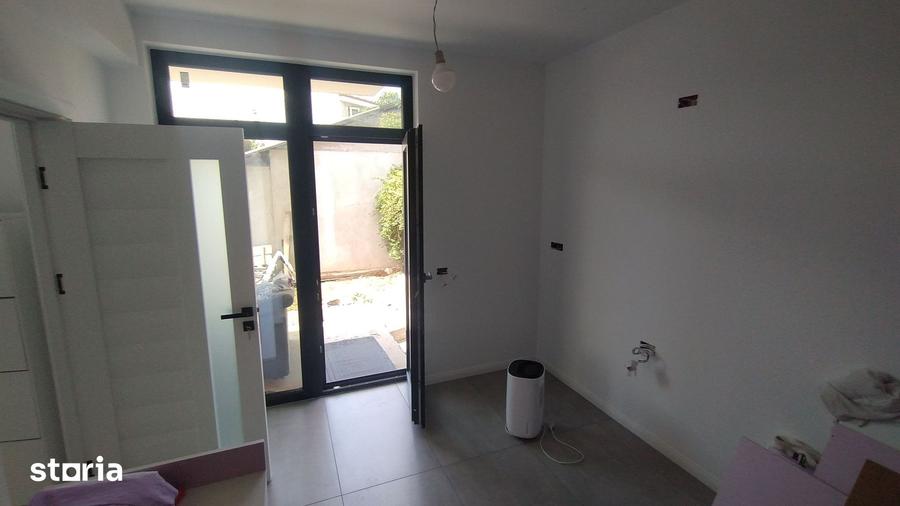 Casă cu 7 camere cu Teren 360 Mp în Inel II