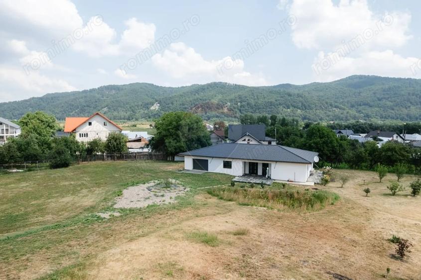 Casă cu 5 camere cu Teren 4242 Mp în Vânători-Neamț