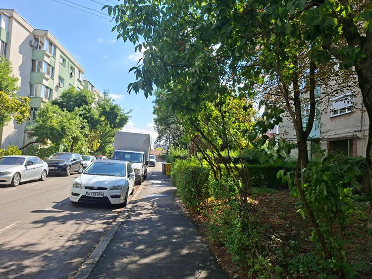 Garsonieră semidecomandată în Girocului
