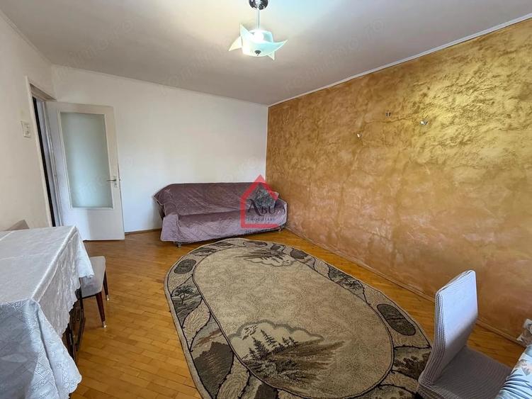 Apartament cu 2 camere decomandat în Filiași