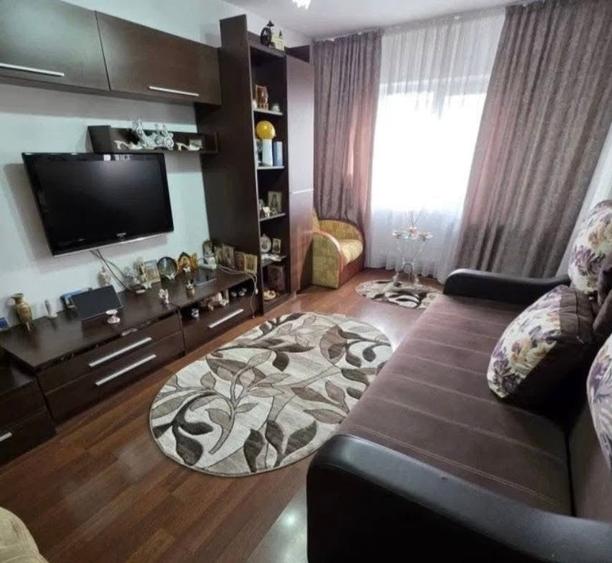Apartament cu 2 camere decomandat, mobilat în Galata