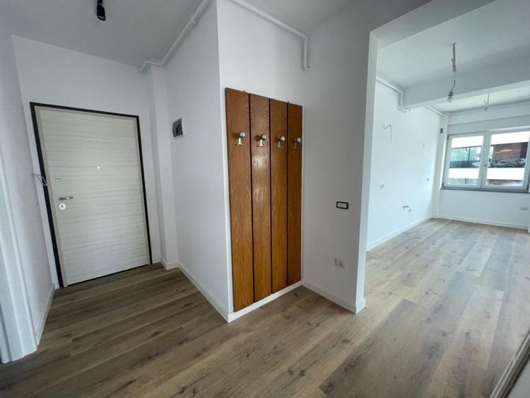 Apartament cu 2 camere decomandat în Siloz