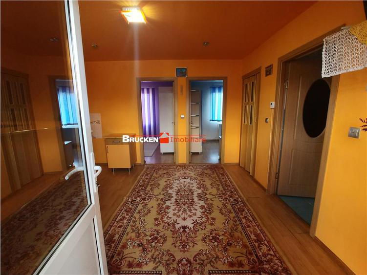 Casă cu 3 camere cu Teren 800 Mp în Central