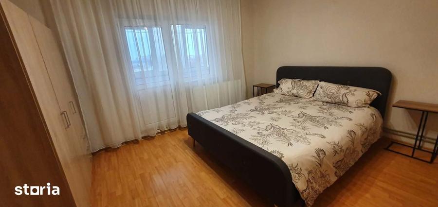 Apartament cu 3 camere decomandat, mobilat în Aurel Vlaicu