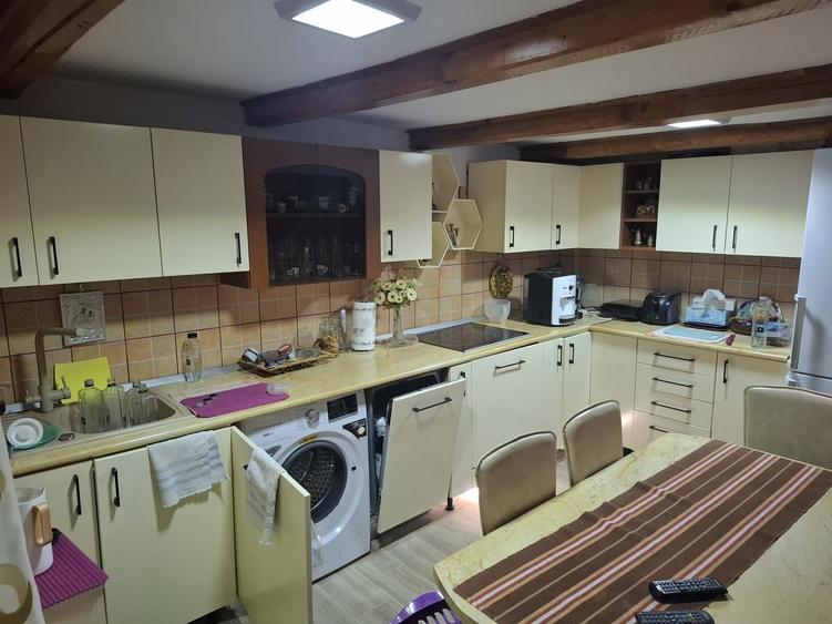 Casă individuală cu 3 camere cu Canalizare în Exterior Vest