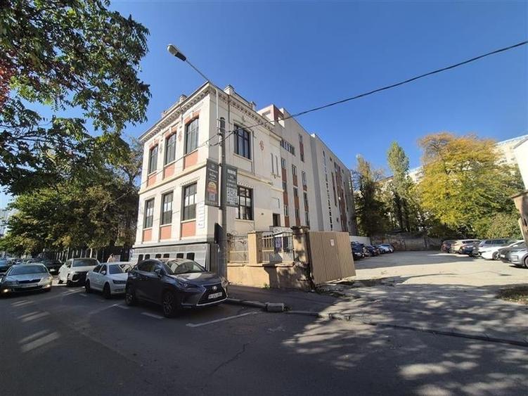 Birou in spatiu coworking la 3 minute de Piata Victoriei - 1