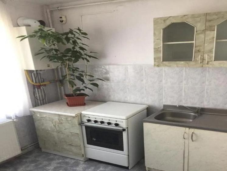 1 camera situat in zona Lipovei - 5