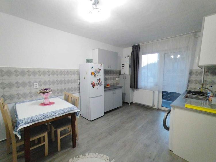 Apartament de 2 camere, de inchiriat, cu parcare, in Floresti - 3