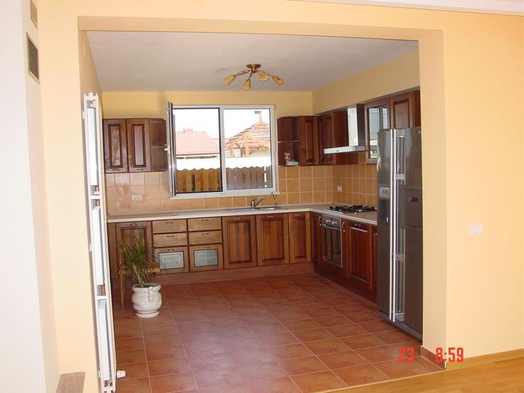 NOU! Vila EXCLUSIVISTA, 5 camere, curte GENEROASA,COMISION 0 - 4