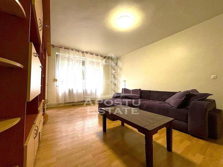 Apartament cu 2 camere, semidecomandat, bloc 2002,centrala, Girocului