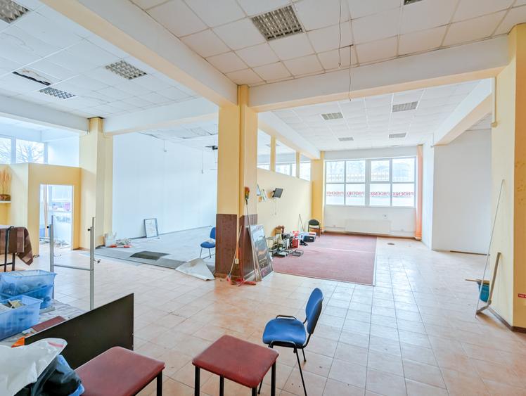 Centrul Civic spatiu comercial 238 mp - 2