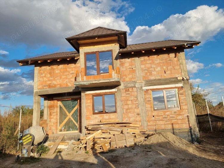 Vand casa la rosu in comuna Cazasu - 2