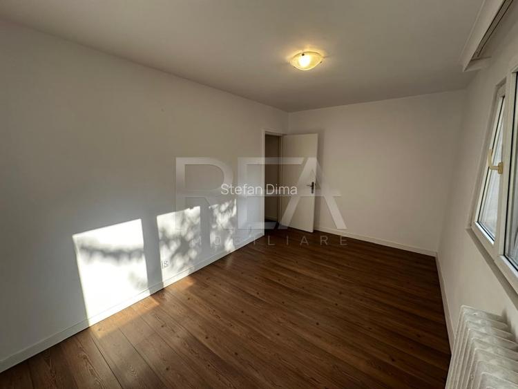Apartament 3 Camere , Etajul 2 , Zona Alexandru Obregia