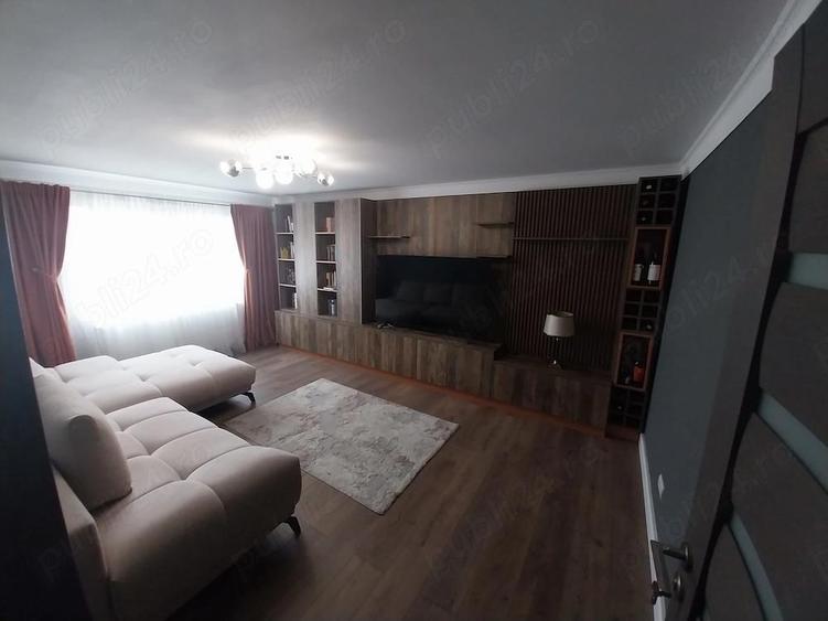 Proprietar, vand apartament 3 camere, decomandat, zona Dambovita - 2