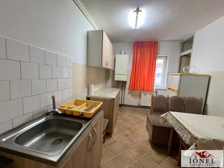 Apartament doua camere nemobilat in Alba Iulia, Cetate - 1