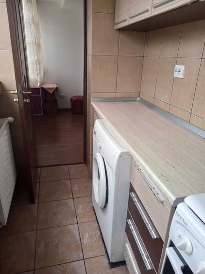 Inchiriez garsoniera , zona nord, total mobilata si utilata, unei salariate sau unui cuplu fara copii. - 3