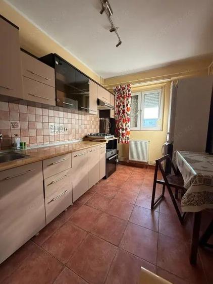 Apartament 2 camere, decomandat, mobilat ?i utilat bloc reabilitat termic - 4