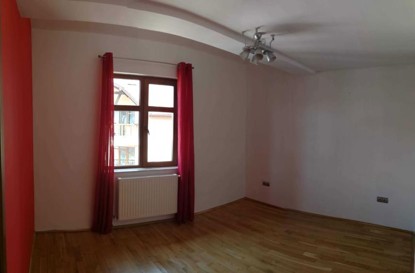 Inchiriez apartament/penthouse 4 camere 100mp + garaj Baciu - 2