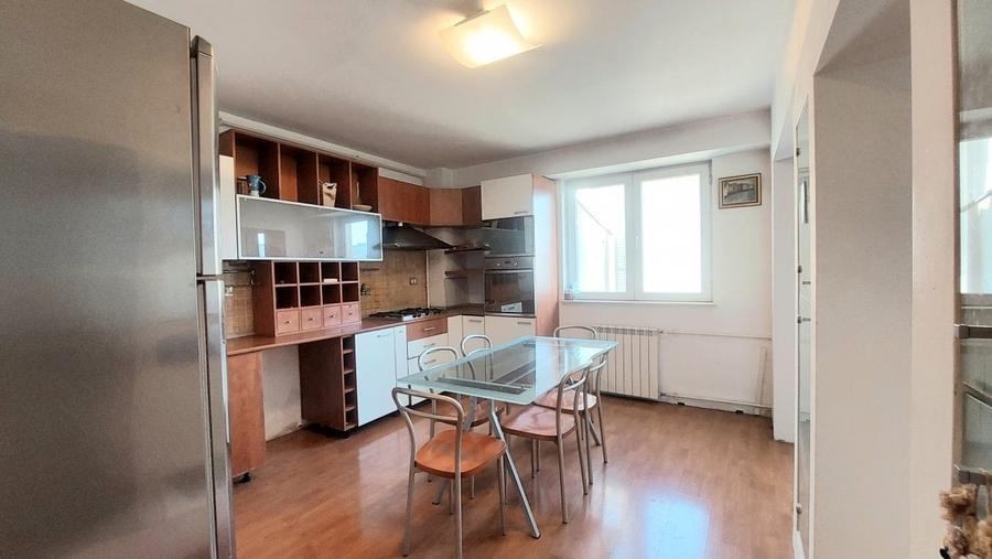 Ap. 3 camere, 90 mp, GARAJ propriu, Cernauti - bl. ANL, COMISION 0% - 5