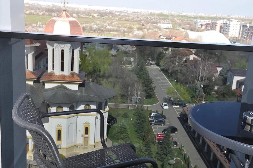 Garsonieră decomandată în Apărătorii Patriei