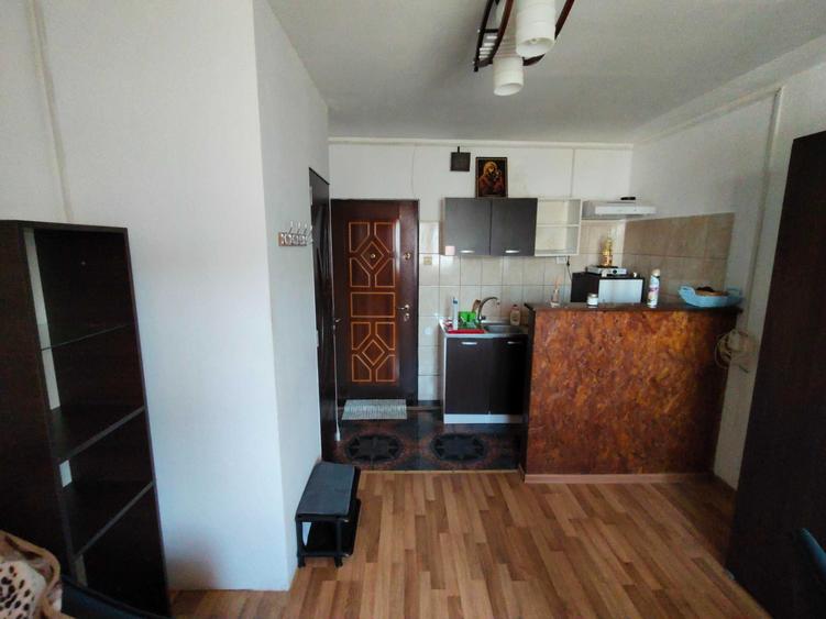 Garsonieră decomandată în Central