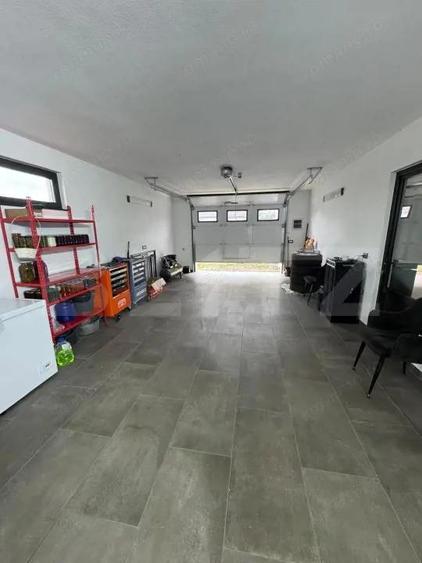 Casa moderna cu elemente traditionale , 306 mp utili , 2500 mp teren , Moara - 14