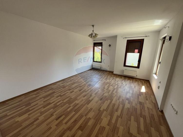 Casă cu 6 camere de vânzare în Pitești - 7