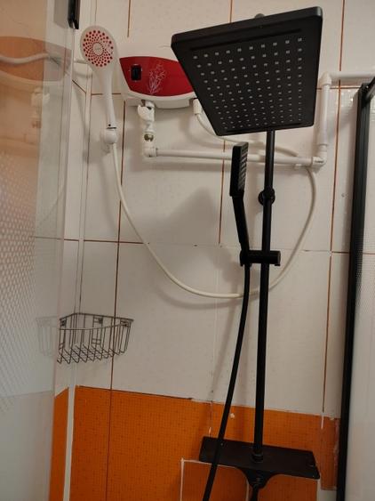 Eroii Revolutiei, doua minute metrou - 15