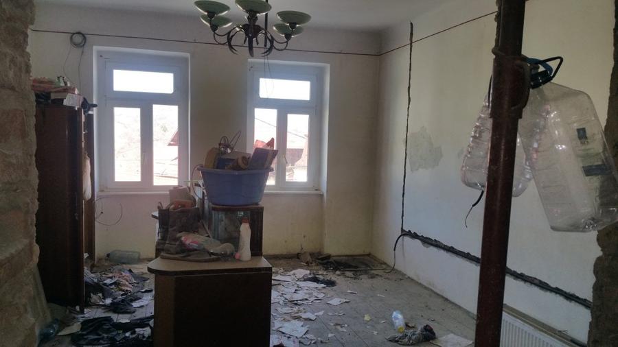 CASA SINGUR CURTE DE RENOVAT  cu teren 297 mp -ZONA PIATA UNIRII- comision 0% - 5