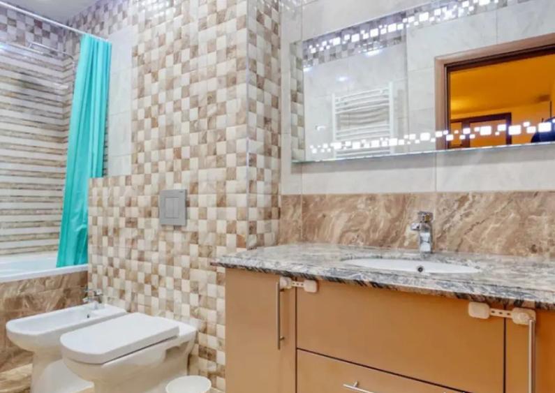 Apartament 3 camere, decomandat - zona Tractorul - 2