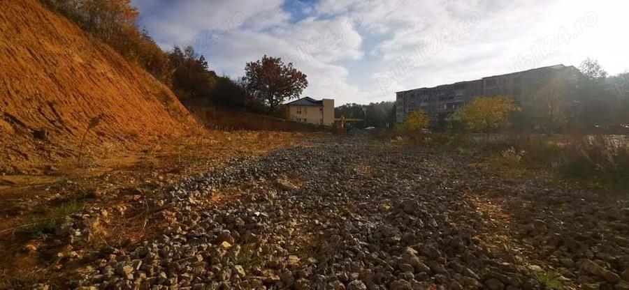 Teren intravilan 2 nivele PUZ spatii comerciale si locativ 1500 respectiv 2000 mp - 2