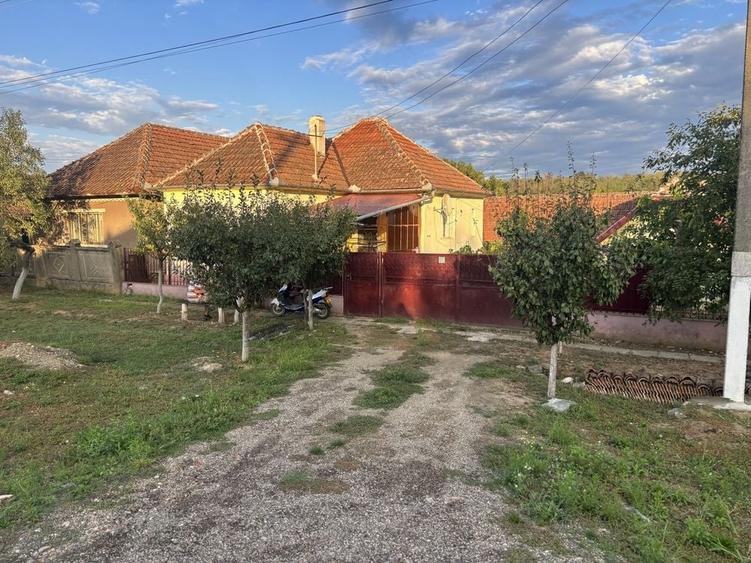 Casă cu 4 camere în Arăneag