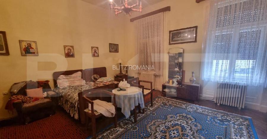 Apartament de vanzare, cu 2 camere, 82 mp, zona ultracentral