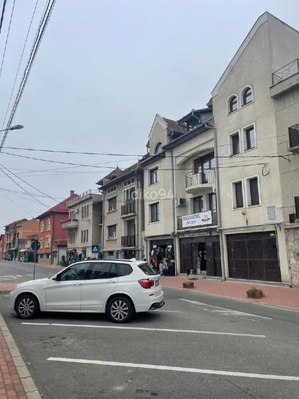 Casă parter +2 etaje si mansarda,la parter spatii comerciale deja inchiriate