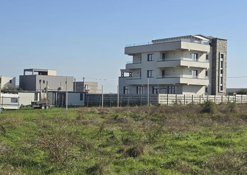 Vanzari terenuri in Costinesti zona Forum - 1