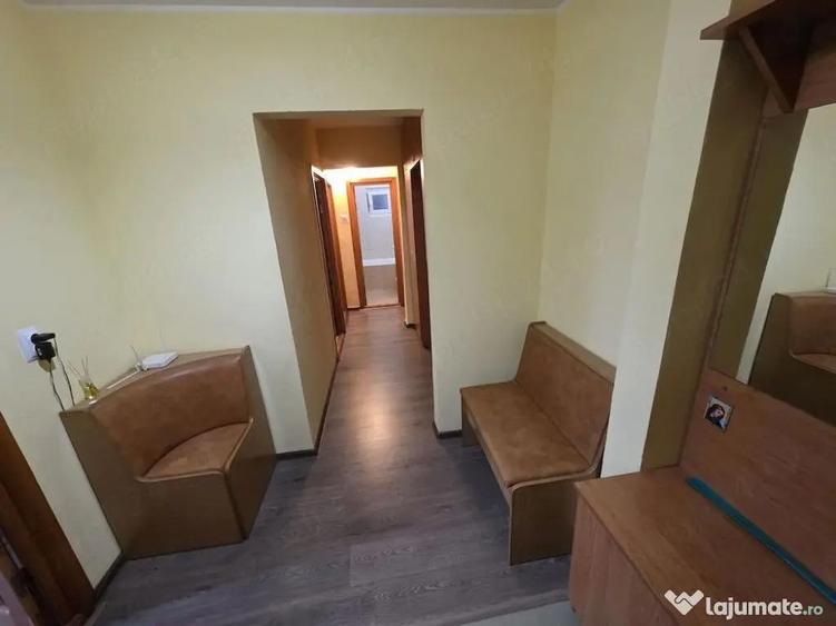 De inchiriat apartament cu 3 camere Micro 17, 343 euro - 1